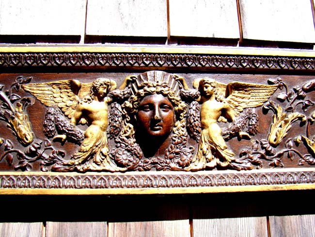 A carved pine panel with gilt highlights in the Italianate style circa 1800 — image 6